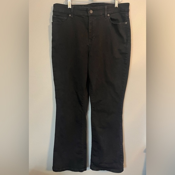 L.L. Bean Petite Classic Fit Boot Cut Stretch Black Jeans Size 14P - Picture 1 of 11